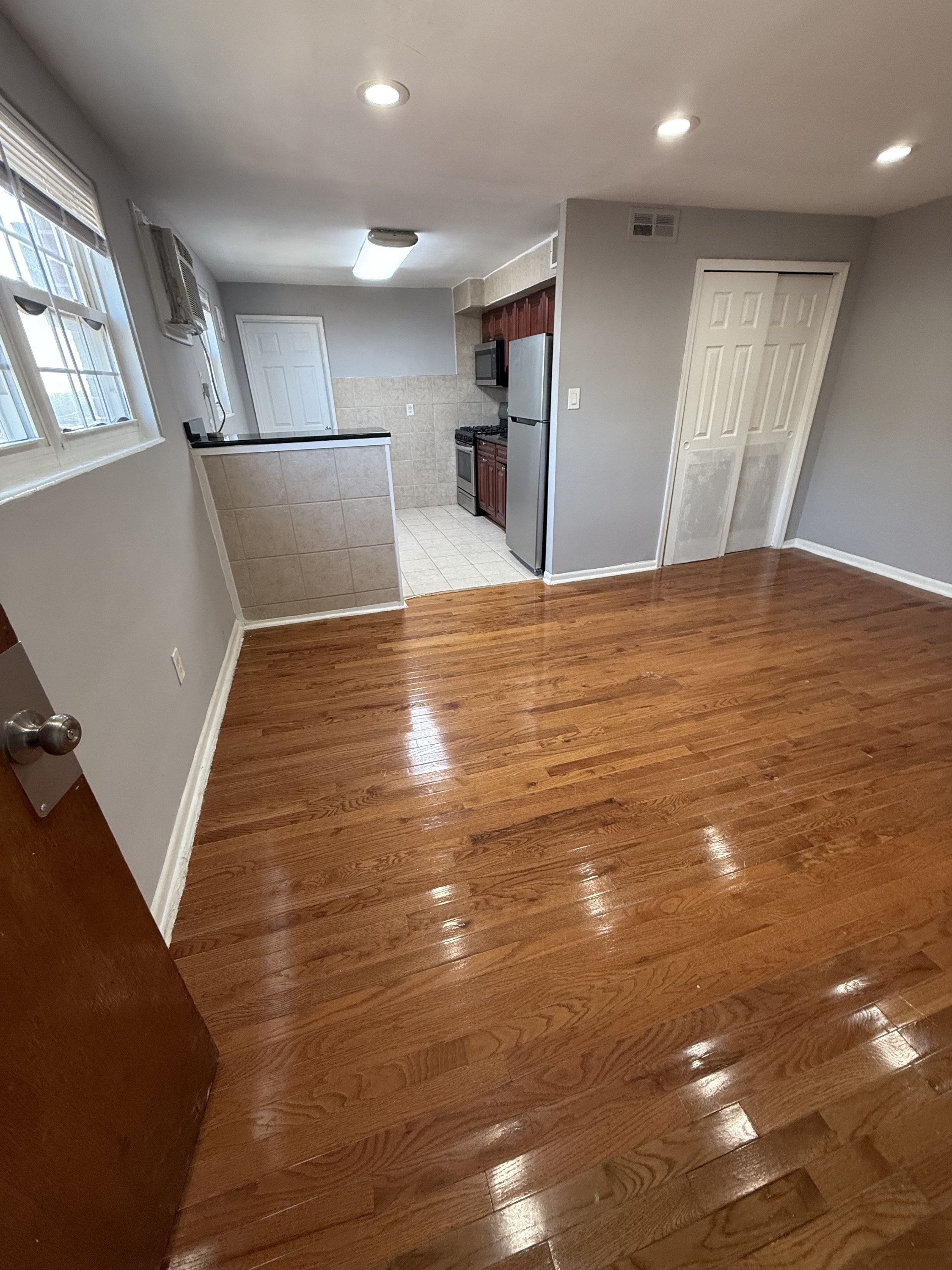 4132 Longshore Avenue - 3r